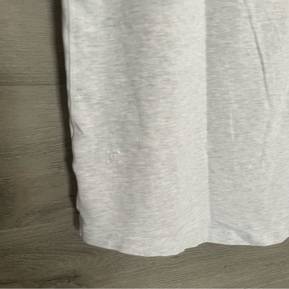 Lululemon Short sleeve T-Shirt - Picture 3 of 3